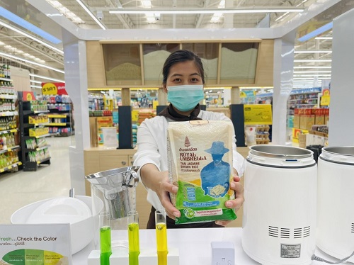ข่าวธุรกิจ, สังคม - ตราฉัตร เปิด ?FRESH RICE? ป๊อปอัพ ไรซ์สโตร์ ชวน ?เลือกข้าวที่ใช่? ตอบโจทย์ไลฟ์สไตล์ที่เราเลือกได้