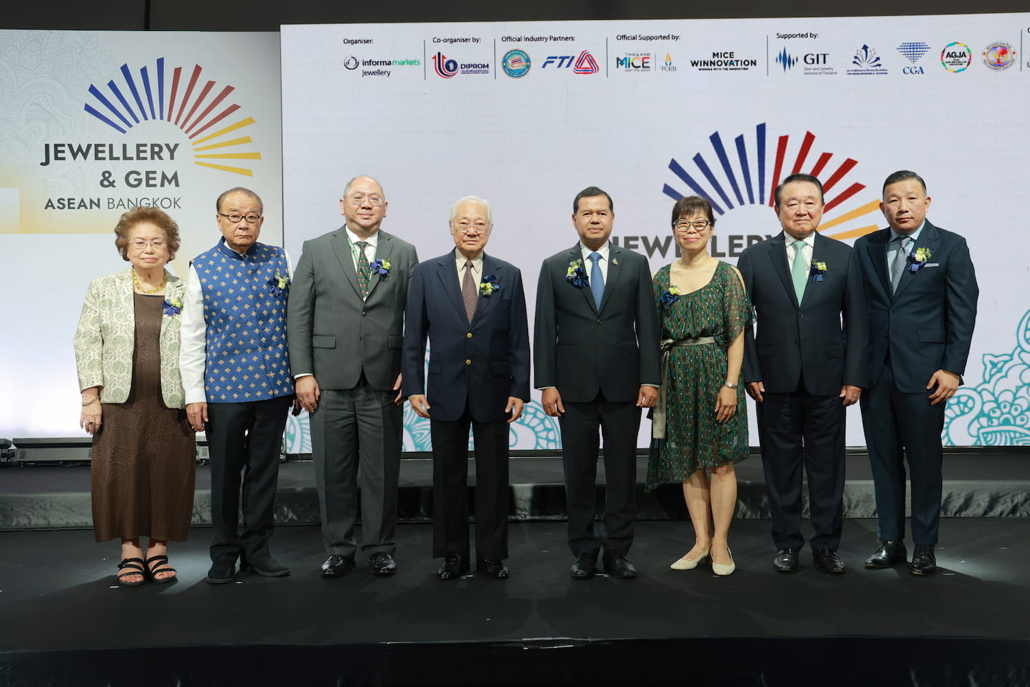 ข่าวประชาสัมพันธ์ - PR News ที่สุดของงานอัญมณี และเครื่องประดับระดับโลก Jewellery and Gem ASEAN Bangkok 2023 ครั้งแรกในประเทศไทย