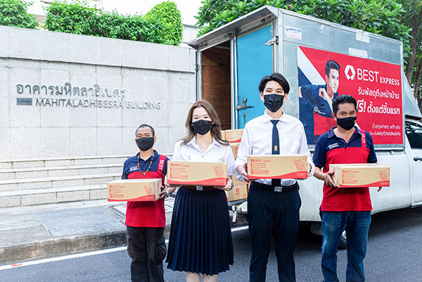ข่าวธุรกิจ, สังคม - BEST Express อาสาคณะพาณิชยศาสตร์และการบัญชี จุฬาลงกรณ์มหาวิทยาลัย สนับสนุนส่งของสมนาคุณต้อนรับนิสิตบริหารธุรกิจบัณฑิตทั่วประเทศ