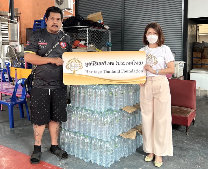 ข่าวประชาสัมพันธ์ - PR News มูลนิธิเฮอริเทจ ประเทศไทย มอบน้ำดื่มให้ผู้ประสบอุทกภัยจากพายุโนรู จ. อุบลราชธานี