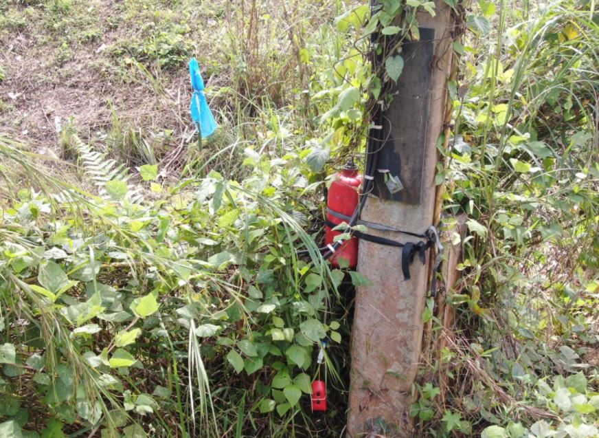 ข่าวธุรกิจ, สังคม - ชาวบ้าน จ.ยะลา พบวัตถุต้องสงสัยเป็นถังดับเพลิงสีแดง ผูกติดไว้กับเสาไฟฟ้า