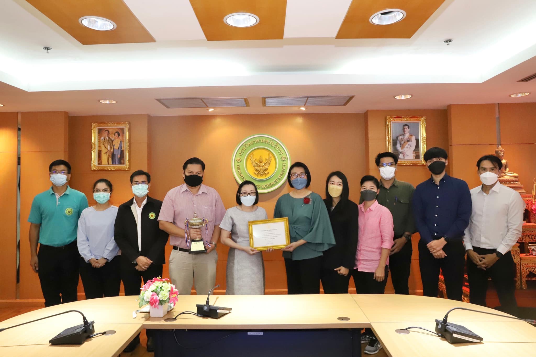 ข่าวราชการ, รัฐวิสาหกิจ - วศ.มอบเกียรติบัตร แสดงความยินดี บ.ยูบาวฯ ผู้ร่วมพัฒนาผลิตภัณฑ์คอนกรีตแห้งสำเร็จรูปสำหรับสภาพแวดล้อมทางทะเล