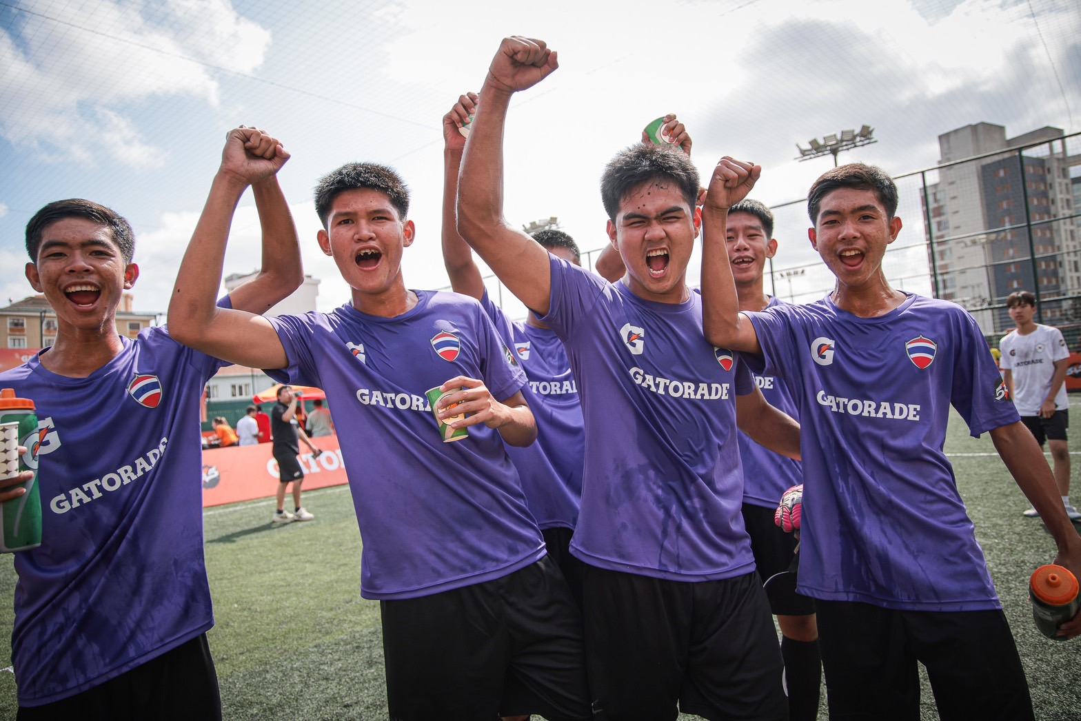 ข่าวกีฬา - เกเตอเรด แสดงความยินดีกับ POWER SNCK นักเตะเยาวชนไทย คว้ารองแชมป์ Gatorade UCL Final 5v5 Experience ณ เมืองอิสตันบูล ประเทศตุรกี