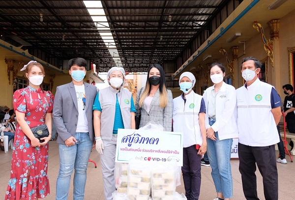 ข่าวสินค้า, บริการ - สบู่วิภาดา มอบอาหารกลางวันให้บุคลากรทางการแพทย์  ที่ปฏิบัติหน้าที่ฉีดวัคซีนป้องกันโควิค-19 ที่วัดบางพลีใหญ่กลาง