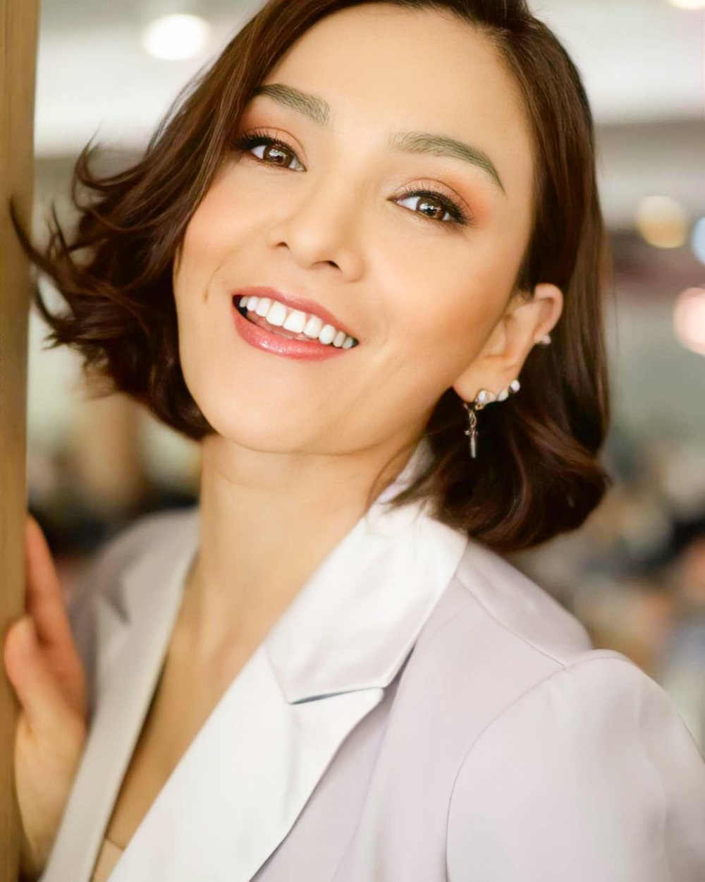 ข่าวบันเทิง - แคนดี้ ? รากแก่น หายหน้าไปนาน กลับมาสวยเป๊ะยิ่งกว่าเดิม