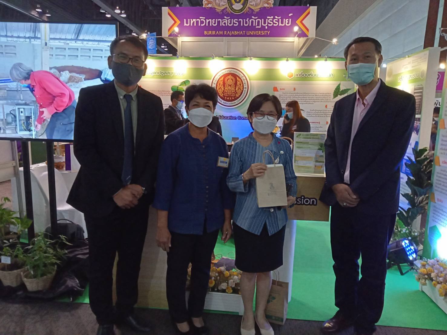 ข่าวการศึกษา - คณะอุตสาหกรรมเกษตร มจพ. ร่วมนำเสนอผลงานวิจัยในงาน ?มหกรรมงานวิจัยแห่งชาติ 2565? (Thailand Research Expo 2022)