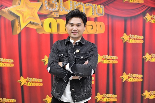 ข่าวบันเทิง - ?มีน-กีตาร์?โชว์หมัดเด็ดท้าชนแชมป์ ได้เวลา?กุ้ง ขี้เหล็กสี?ยึดไมค์ป้องบัลลังก์