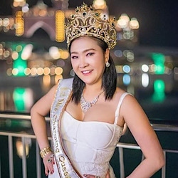 ข่าวเน็ตไอดอล, เซเลบ - เอมมี่โกะ ตัวแทนสาวงามจากเมืองไทย คว้ามงกุฏ Mrs.charming Queen international 2021 ณ เมือง ดูไบ