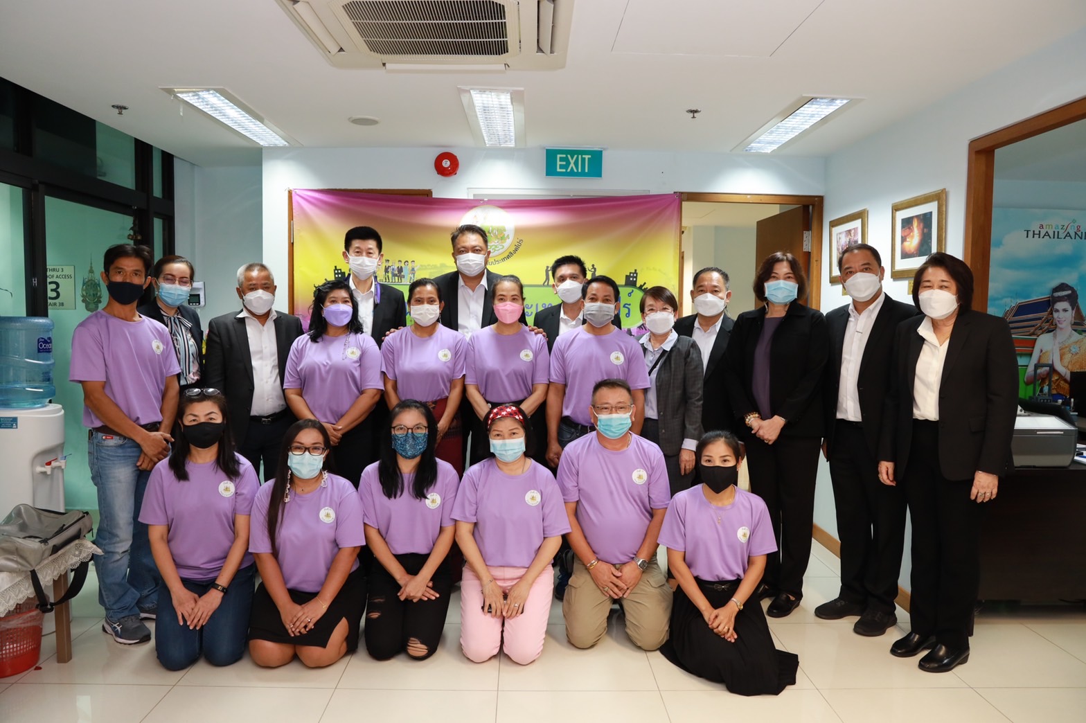 ข่าวราชการ, รัฐวิสาหกิจ - รมว.สุชาติ พบเอกอัครราชทูตไทย ณ สิงคโปร์ เยี่ยมอาสาสมัครแรงงาน รุกขยายตลาดช่วยคนไทยมีฝีมือ มีงานทำ 