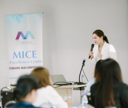 ข่าวธุรกิจ, สังคม - ESTC Training Center เปิดหลักสูตรพัฒนาบุคลิกภาพและการบริการ มุ่งเสริมสร้างภาพลักษณ์สู่ความสำเร็จ หลังโควิด-19 คลี่คลาย