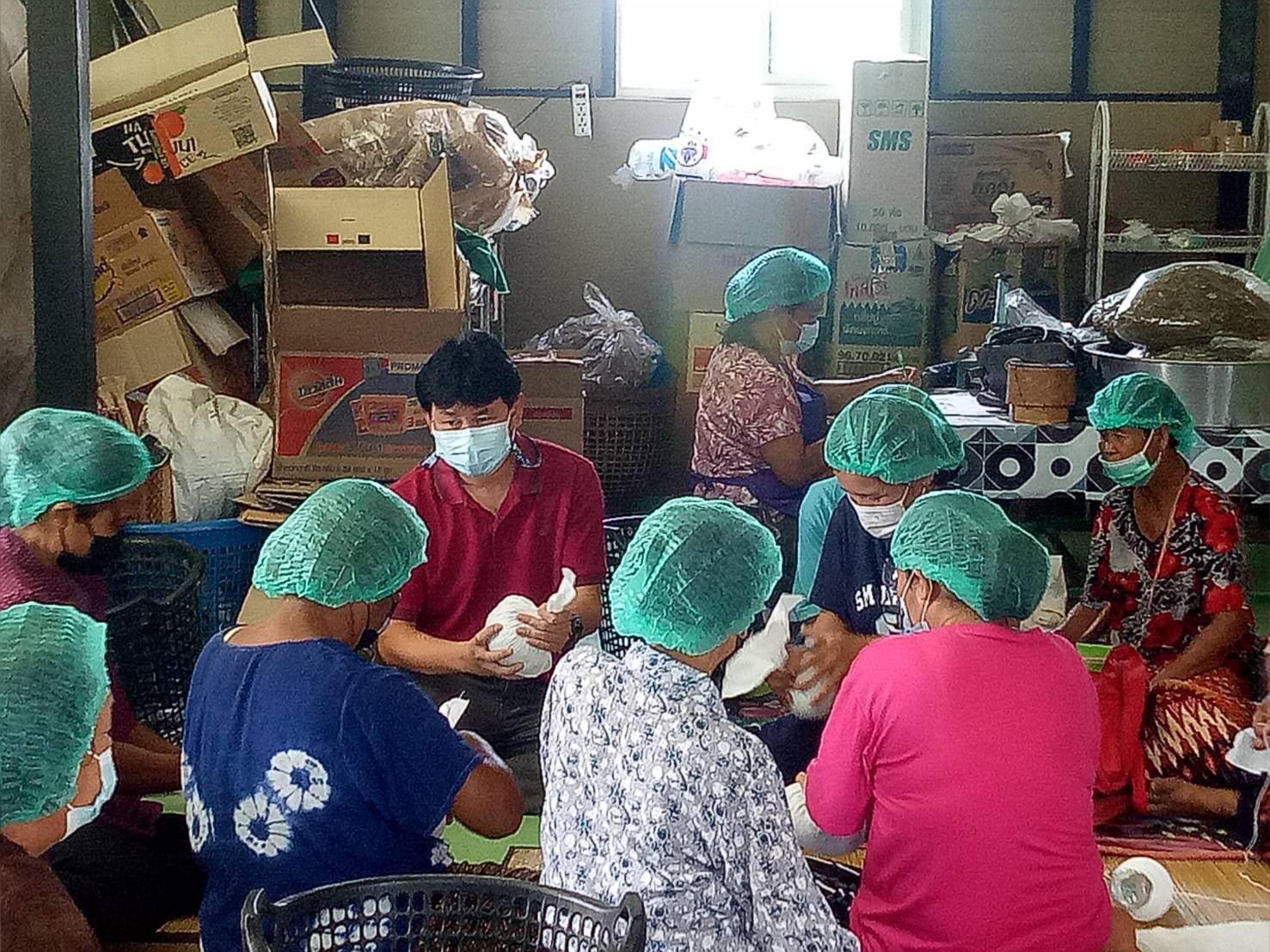 ข่าวราชการ, รัฐวิสาหกิจ - สนพ สกลนคร มอบวุฒิบัตร?ฝึกอาชีพเสริม หลักสูตรการแปรรูปผลิตภัณฑ์จากสมุนไพร