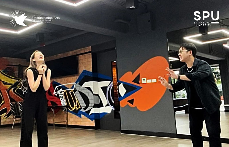 ข่าวการศึกษา - อ.ปาล์ม PA SPU บริการวิชาการ ถ่ายทอดความรู้สู่ ผู้ประกาศและพิธีกร ช่อง MONO 29 ประเดิมเวทีประกวด CAMPUS STAR 2022 