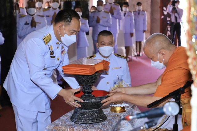 ข่าวราชการ, รัฐวิสาหกิจ - กรมพัฒนาฝีมือแรงงาน อัญเชิญผ้าพระกฐินพระราชทาน ทอดถวาย ณ วัดพระธาตุช้างค้ำวรวิหาร จังหวัดน่าน