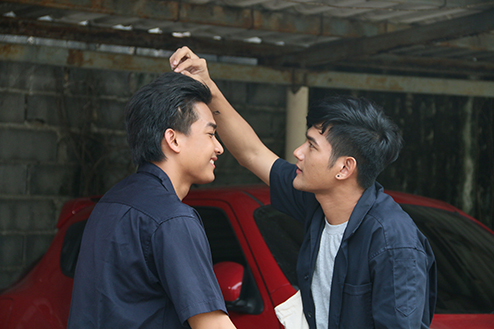 ข่าวบันเทิง - ซีรีส์วายอีสาน ?ข่อยฮักเจ้า เรารักกัน? ซีซั่น 2  เรื่องย่อ ตอนที่ 5-6 ?เต้ง กลับไปหาแม่ยก ข้าวจี่ โช