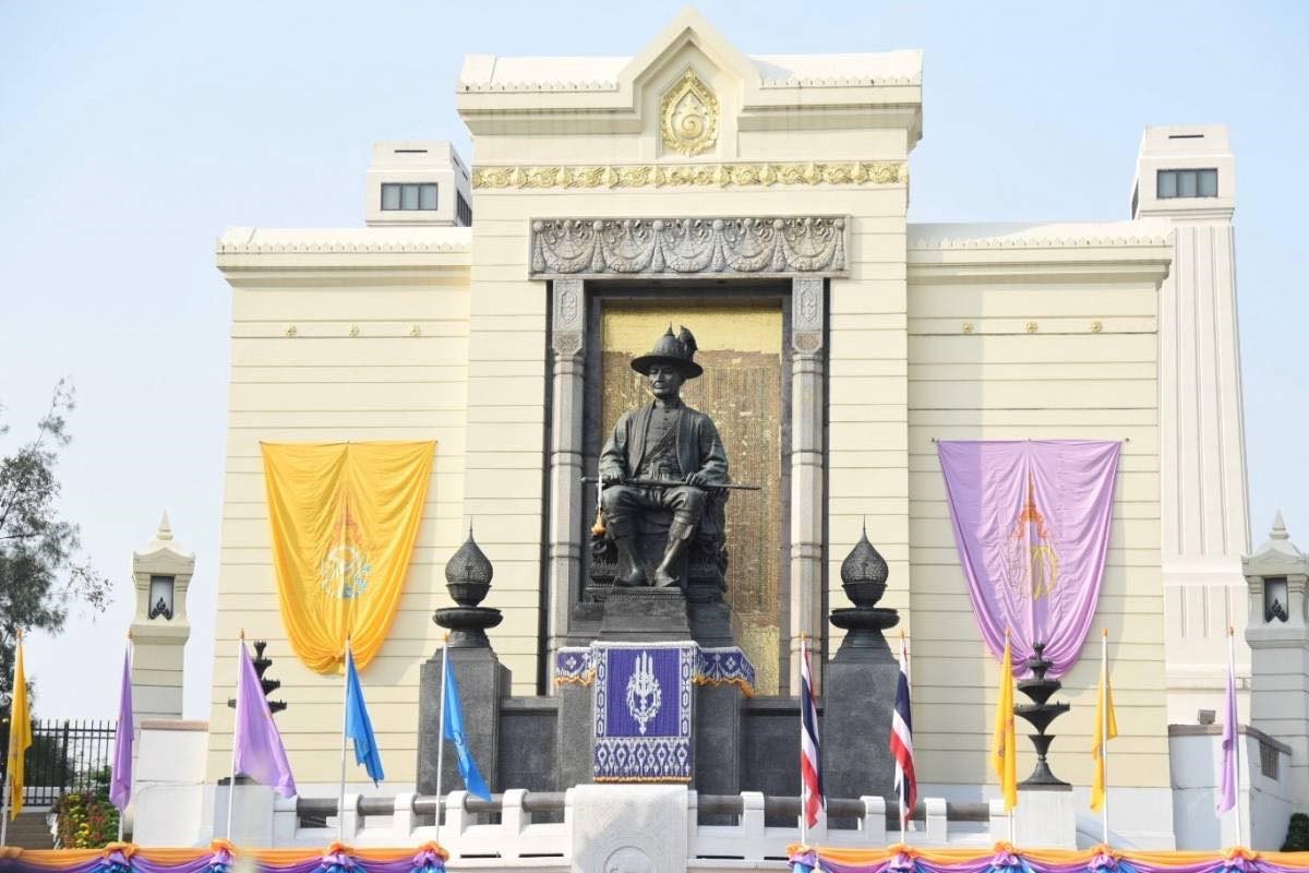ข่าวประชาสัมพันธ์ - PR News การไฟฟ้าส่วนภูมิภาคร่วมวางพานพุ่มเนื่องในวันพระบาทสมเด็จพระพุทธยอดฟ้าจุฬาโลกมหาราช และวันที่ระลึกมหาจักรีบรมราชวงศ์ ประจำปี 2566