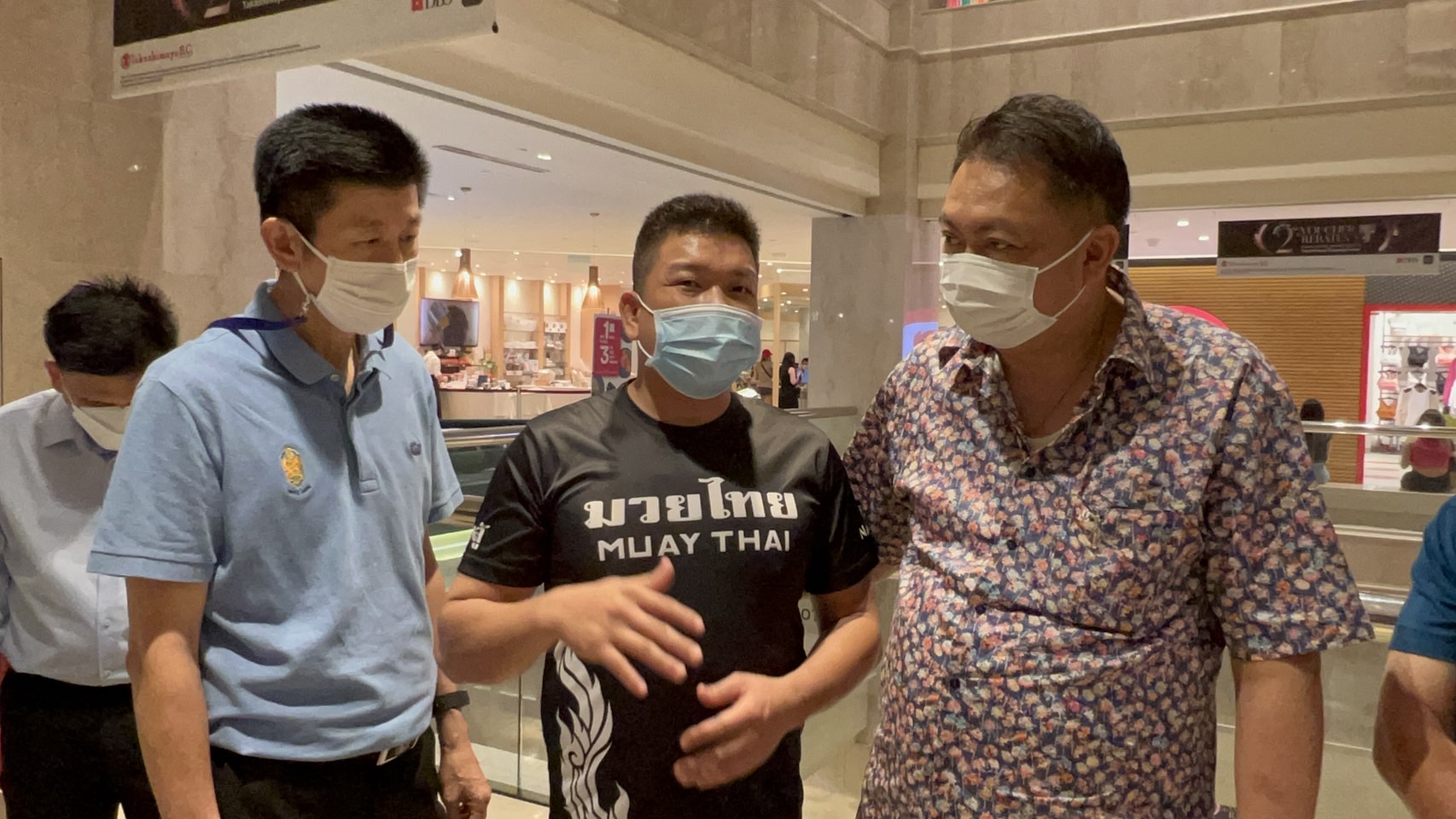 ข่าวราชการ, รัฐวิสาหกิจ - นายก ห่วงใย แรงงานไทยในสิงคโปร์ ส่ง รมว.เฮ้ง เยี่ยมให้กำลังใจถึงไซส์งานหลังโควิดคลี่คลาย