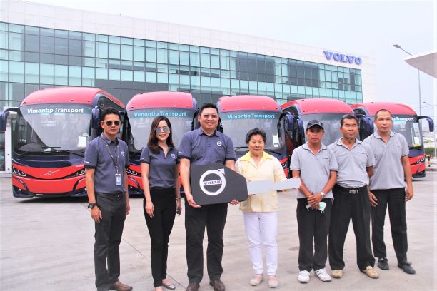 ข่าวขนส่ง - Volvo Bus handed over 10 Malaysian CBU buses to Vomontip Transport