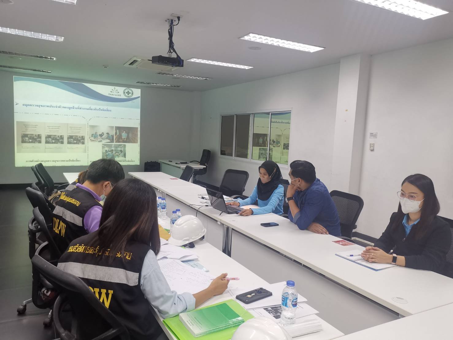 ข่าวกิจกรรม - บจก.ไทยลักซ์ฯ รับตรวจความปลอดภัยในการทำงานของสถานประกอบการ 