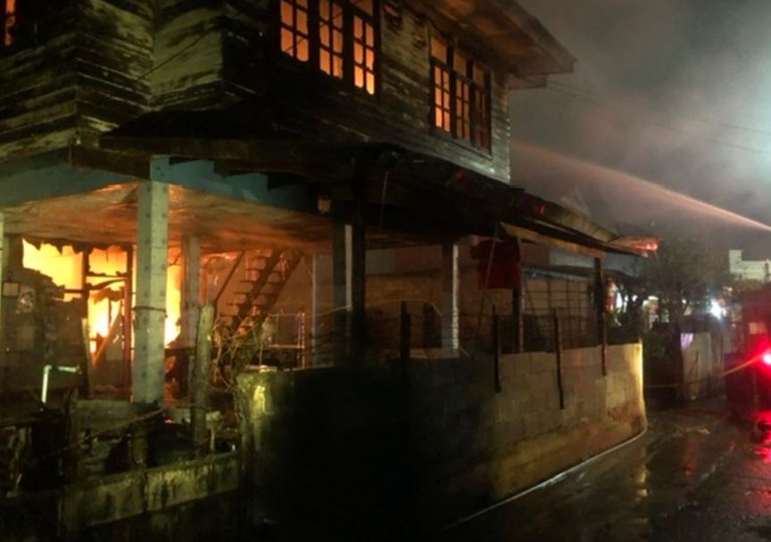 ข่าวบ้าน, คอนโด, อสังหาฯ - ไฟฟ้าลัดวงจรไหม้บ้านพ่อลุกลามติดบ้านลูกเสียหายนับล้านบาท