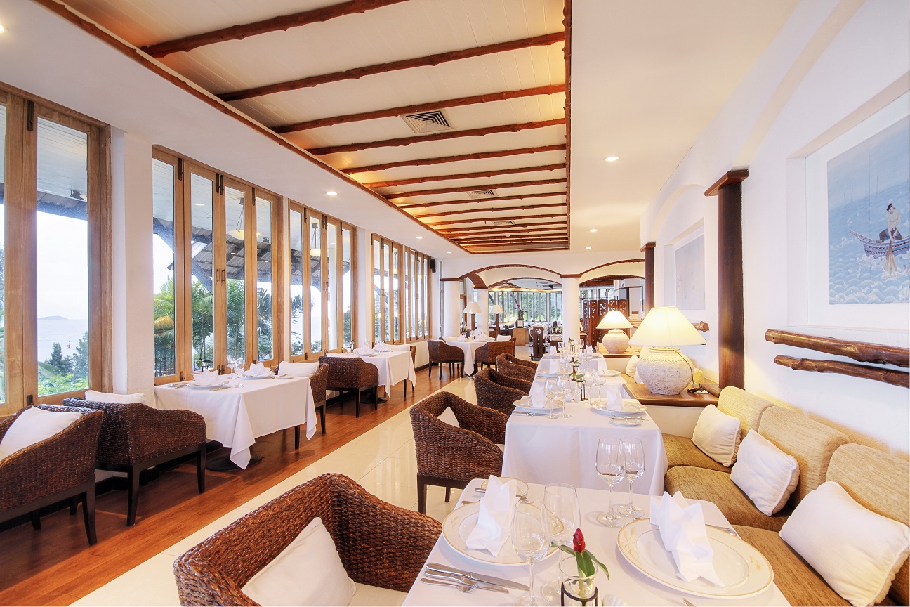 ข่าวอาหาร, เครื่องดื่ม - Celebrate Valentine?s Day with a Luscious 5-Course Set Dinner at ?Top of the Reef? Restaurant at Cape Panwa Hotel, Phuket