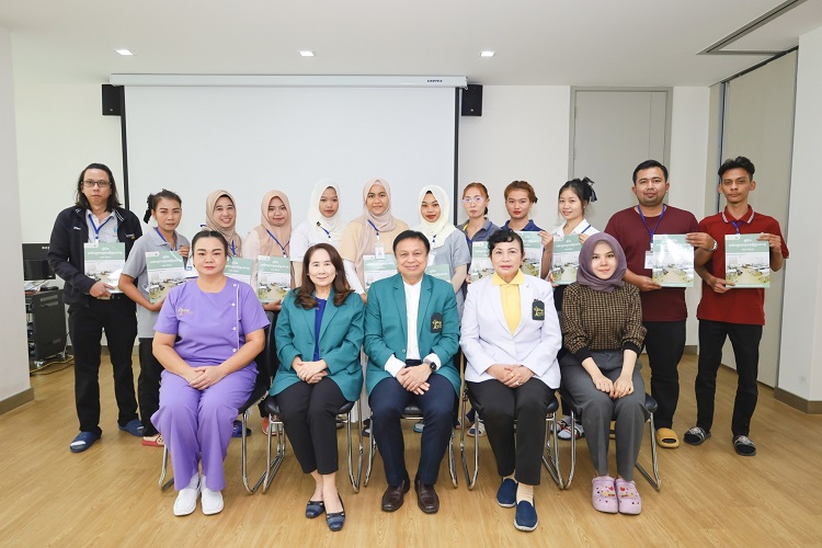 ข่าวประชาสัมพันธ์ - PR News โรงเรียนการบริบาลเดอะพาเร้นท์สจัดปฐมนิเทศนักเรียนรุ่นที่ 2