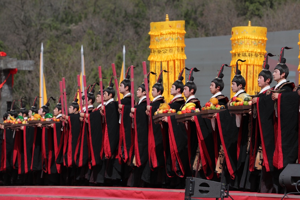 ข่าวศิลปะ, วัฒนธรรม - มณฑลส่านซีประกอบพิธีบูชาจักรพรรดิเหลืองเนื่องในเทศกาลเช็งเม้ง