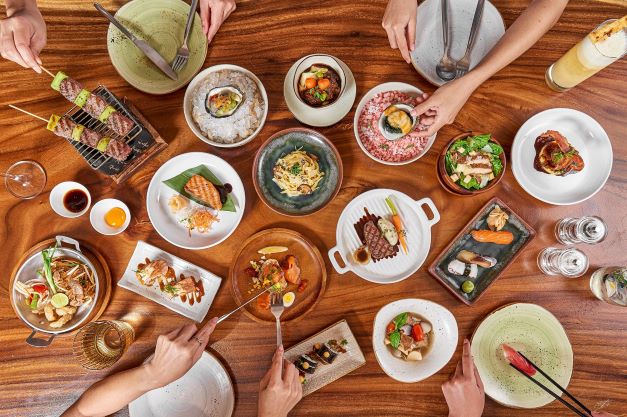 ข่าวอาหาร, เครื่องดื่ม - เซ็นทารา โคราช ชวนสัมผัสประสบการณ์ใหม่ ALL-YOU-CAN-EAT บุฟเฟ่ต์อลาคาสระดับพรีเมียมในรูปแบบ Family Dining ณ ร้านอาหาร House of Kin KORAT
