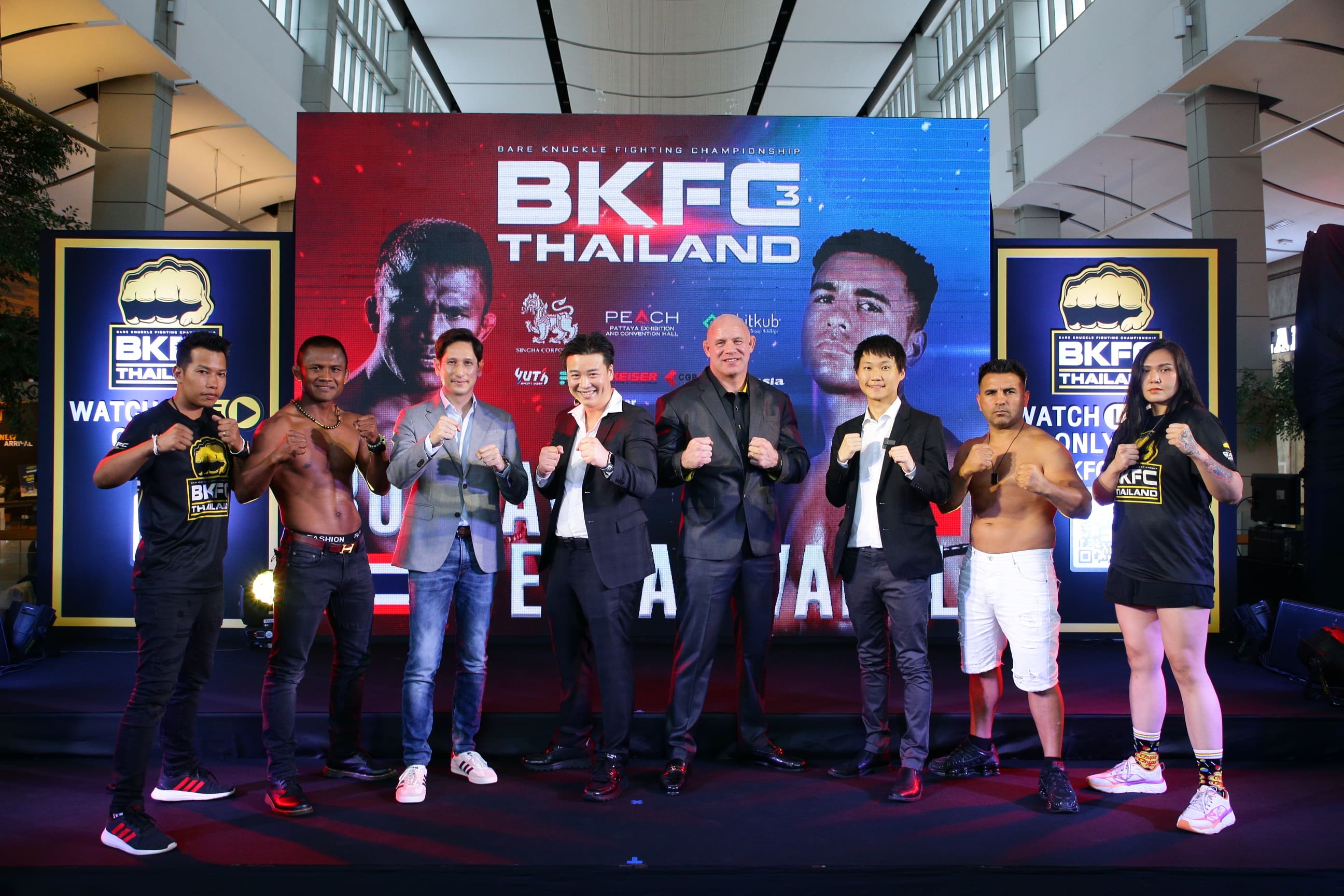 ข่าวกีฬา - BKFC THAILAND 3: MOMENT OF TRUTH PRESENTED BY SINGHA ครั้งแรกของนักสู้แห่งตำนาน ?บัวขาว บัญชาเมฆ? กับสมรภูมิกำปั้น  พร้อมระเบิดศึกชี้ชะตาบนสังเวียนเดือดกับสุดยอดนักสู้อีก 24 ชีวิต 
