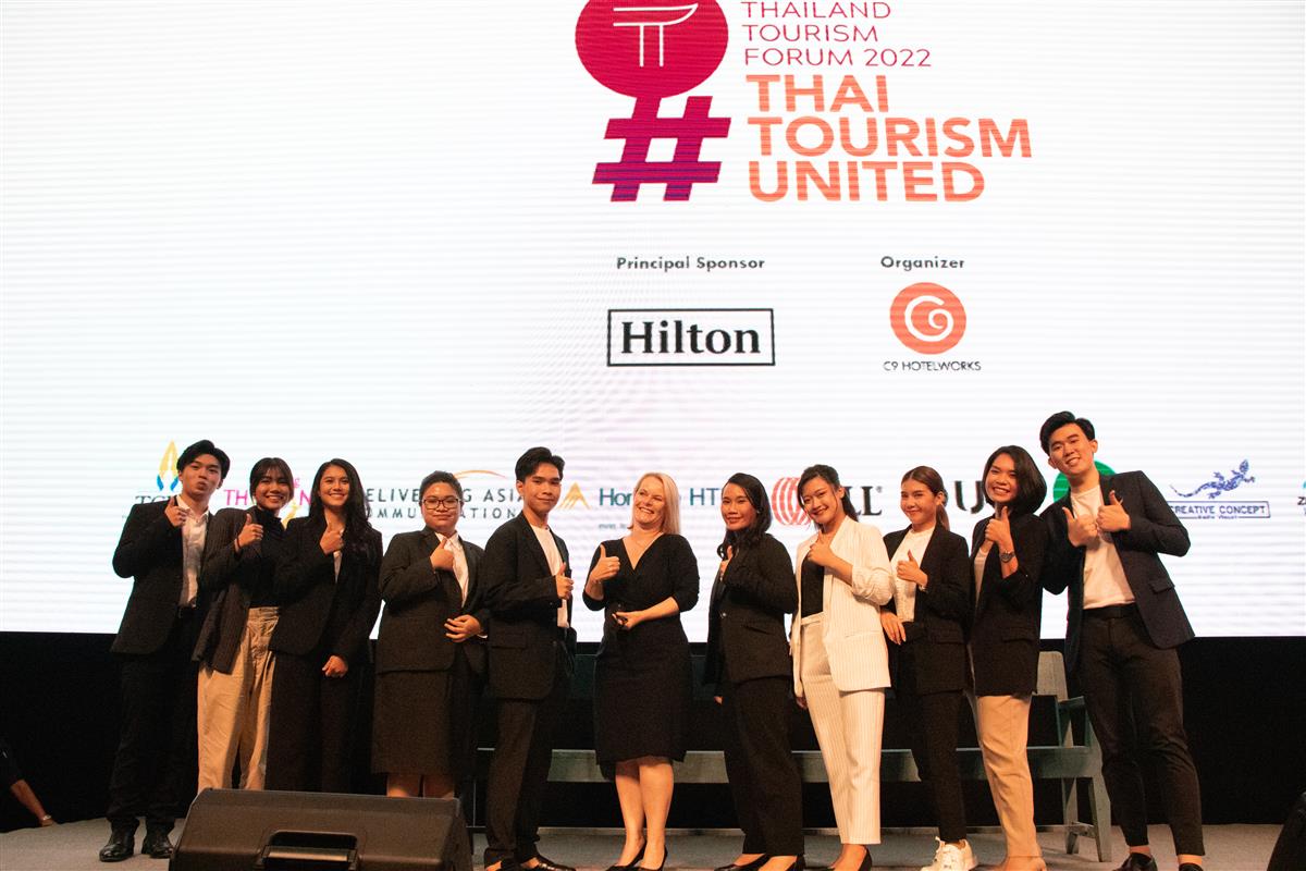 ข่าวการศึกษา - 10 นักศึกษาวิทยาลัยดุสิตธานี ตบเท้าขึ้นเวที Thailand Tourism Forum 2022 โชว์ไอเดียพัฒนาอุตสาหกรรมการท่องเที่ยวและการบริการ