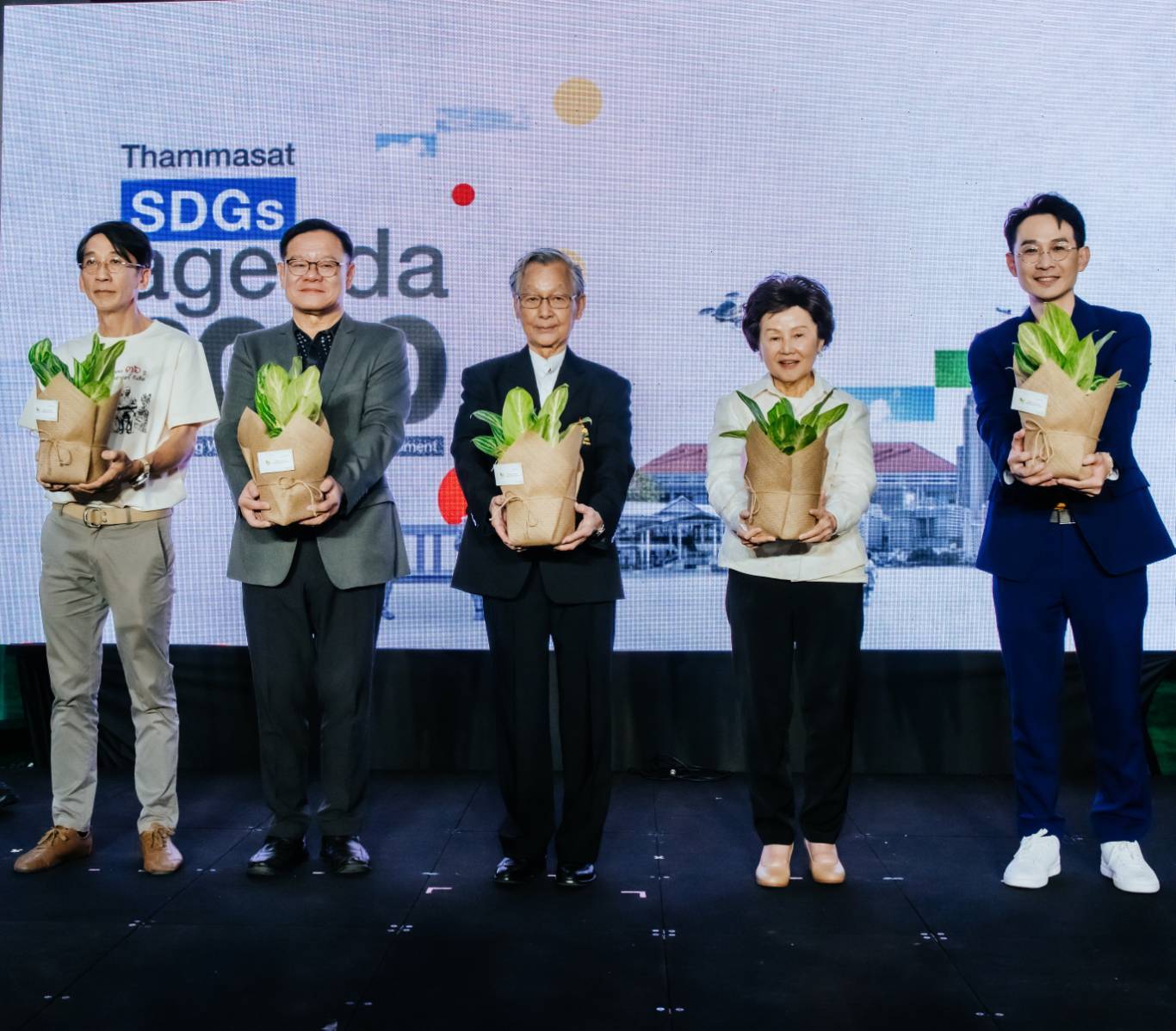 ข่าวประชาสัมพันธ์ - PR News รวมพล 36 ปี ธรรมศาสตร์ รังสิต  แตกหน่อ ต่อยอด ยั่งยืน สู่ 88 Sandbox  SDGs agenda 2030