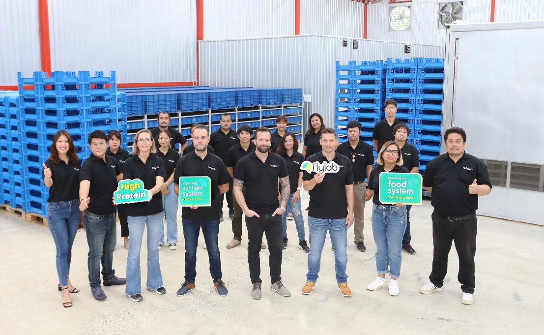 ข่าวการเกษตร - FLYLAB สตาร์ทอัพด้านเทคโนโลยีการเกษตร บุกตลาดในเมืองไทย ชูแมลงโปรตีน BSF ผลิกโฉมวงการอาหารสัตว์