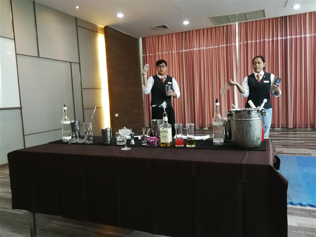 ข่าวการศึกษา - ขอปรบมือให้กับเยาวชนคนเก่ง  วิทยาลัยดุสิตธานี พัทยา 