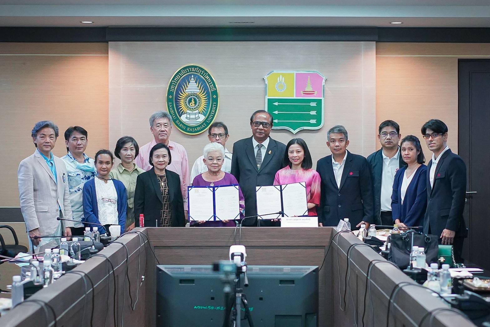 ข่าวท่องเที่ยว - มิวเซียมสยาม จับมือ พันธมิตร ลงนามMOUพัฒนาสองแหล่งเรียนรู้ จังหวัดจันทบุรี 