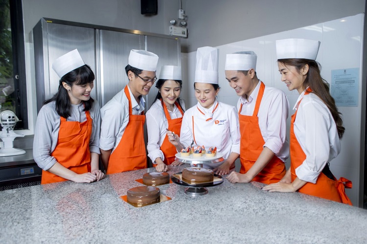 ข่าวการศึกษา - หลักสูตร ขนมหวานญี่ปุ่น - Japanese Desserts ที่ วิทยาลัยดุสิตธานี