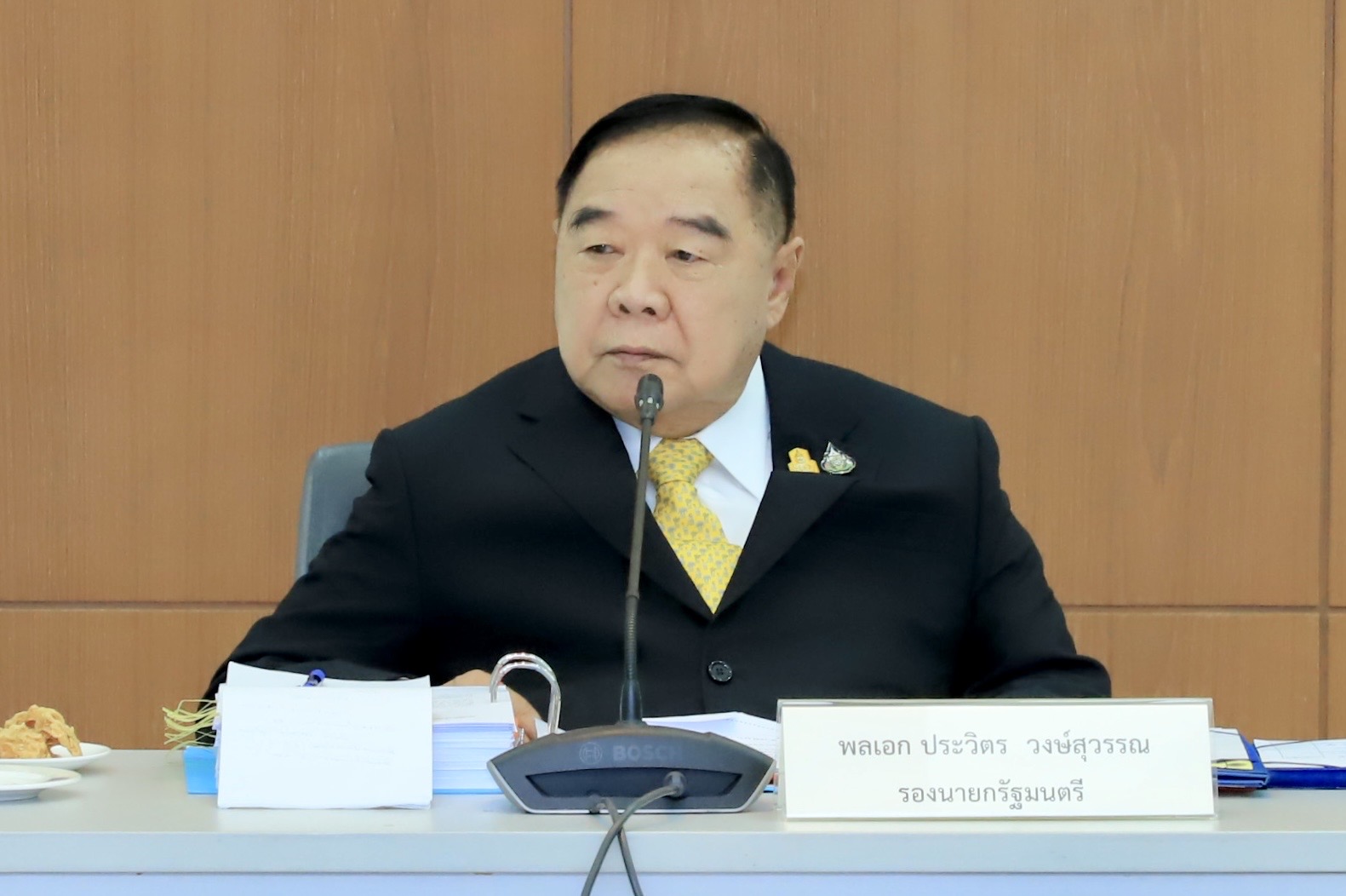 ข่าวราชการ, รัฐวิสาหกิจ - รองฯ ประวิตร นั่งหัวโต๊ะ ติดตามผลพร้อมสร้างทีมพัฒนาแรงงาน ตั้งเป้าปี 2566 กว่า 8 แสนคน
