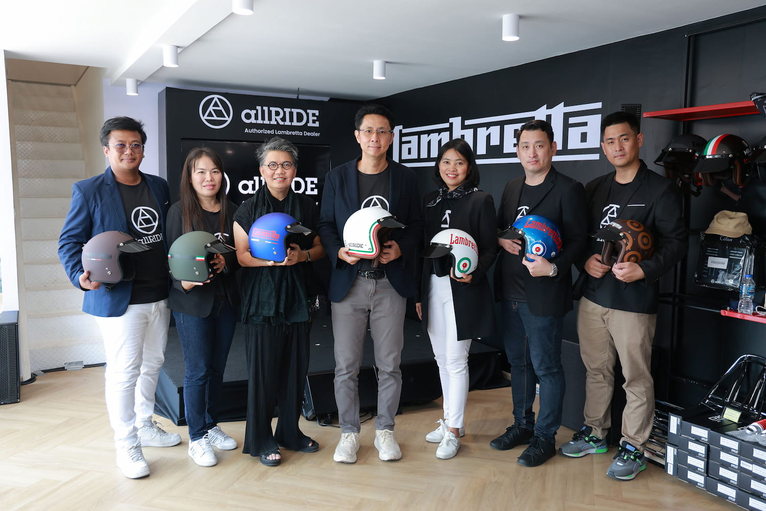 ข่าวยานยนต์ - allRIDE รีแบรนด์ครั้งใหญ่ เปิดโชว์รูมแนวใหม่ ฉีกกฎแนวคิดเดิม ชูแบรนด์ Lambretta ทำตลาด ชิงอันดับ 1 รถคลาสสิกสกู๊ตเตอร์ของไทย