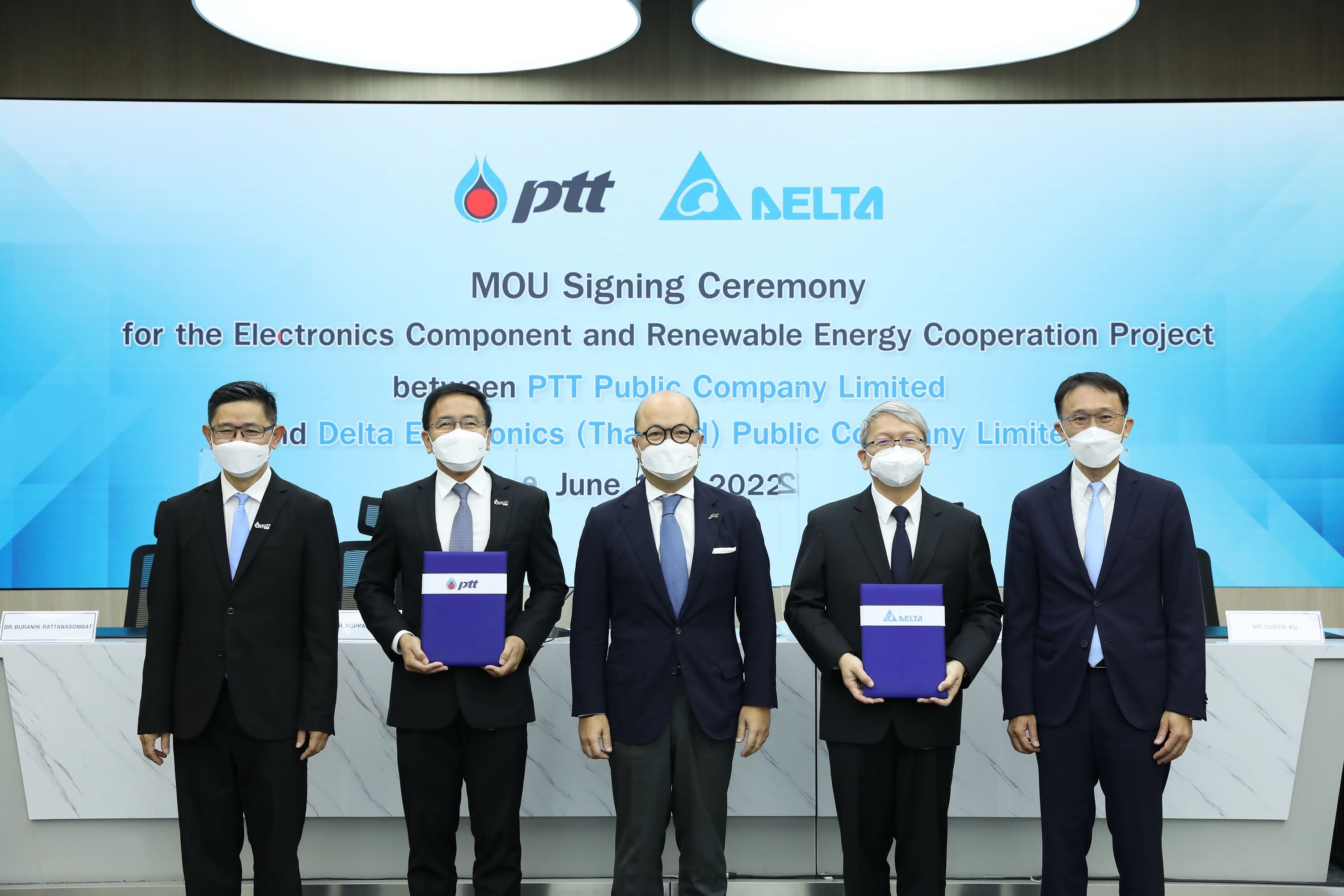 ข่าวธุรกิจ, สังคม - ปตท. ผนึก เดลต้า (ประเทศไทย) รุกอุตสาหกรรมอิเล็กทรอนิกส์ เล็งสร้างธุรกิจต่อยอด ?นวัตกรรม ยานยนต์ไฟฟ้าและพลังงานทดแทน?