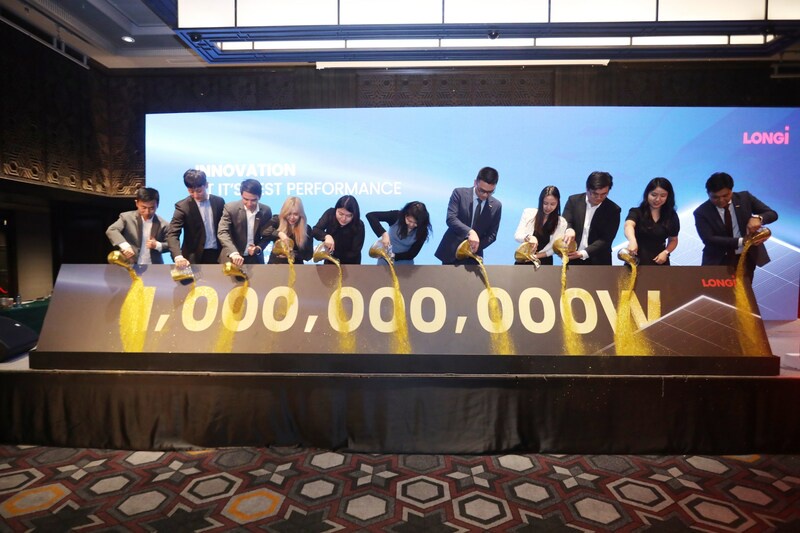 ข่าวพลังงาน, สิ่งแวดล้อม - ลอนจีเผยโฉมผลิตภัณฑ์ใหม่ล่าสุด พร้อมฉลองการส่งมอบโมดูลทะลุ 1 กิกะวัตต์ในประเทศไทย