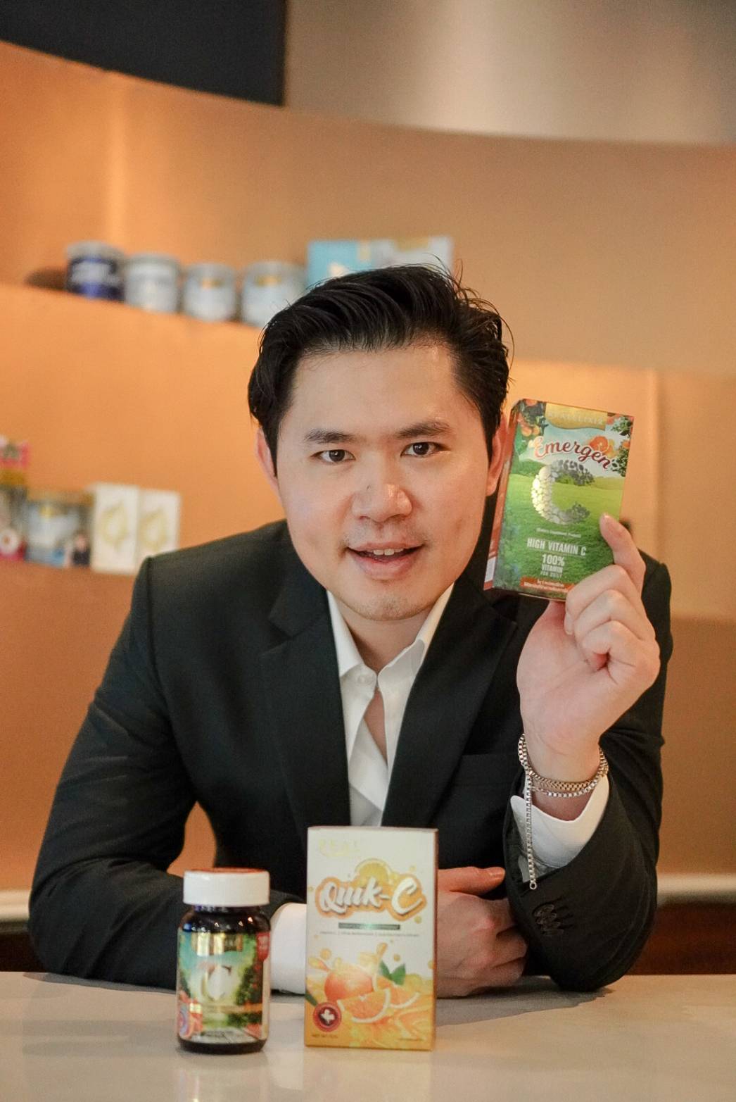 ข่าวสินค้า, บริการ - เรียล อิลิคเซอร์ หนุนสังคมไทยเสริมภูมิ ต้านไวรัส แจกฟรี วิตามินซีมูลค่ากว่า 7 ล้านบาท