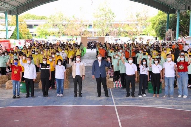 ข่าวสุขภาพ - รองเลขาธิการนายกฯ ?พลพีร์? ย้ำโควิด-19 จุดเปลี่ยนสำคัญ ต้องเตรียมพร้อมสร้างเสริมสุขภาพ ชื่นชมพลังท้องถิ่นเข็มแข็ง-เยาวชนสร้างสรรค์ สร้าง ?โคราชเมืองน่าอยู่?