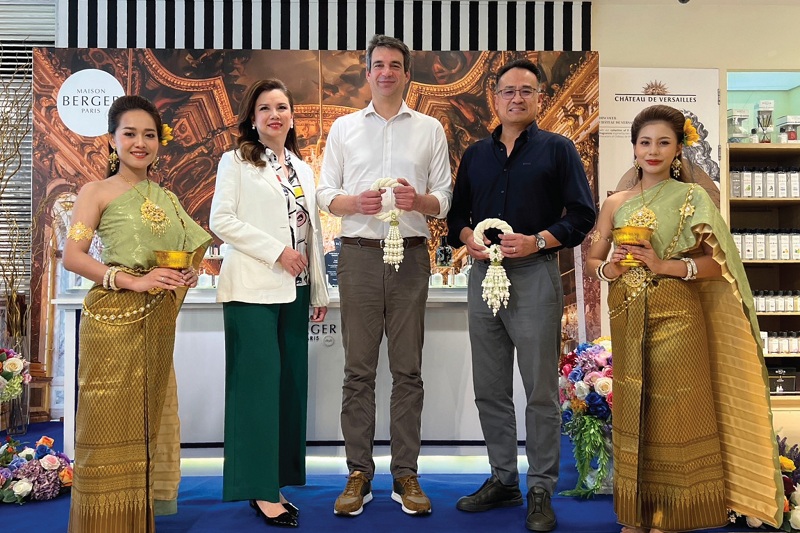 ข่าวเน็ตไอดอล, เซเลบ - ต้อนรับ เมซอง แบร์เช่ ฝรั่งเศส 