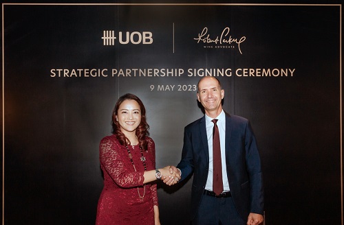 ภาษาอังกฤษ - UOB partners with Robert Parker Wine Advocate to bring exclusive fine wine and dining offers to customers