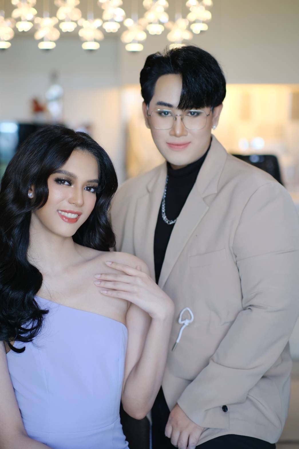 ข่าวบันเทิง - ม้ามืด MUT อ่างทอง ได้ระดับกูรูเมคอัพอาร์ทติส มารังสรรค์ความสวย