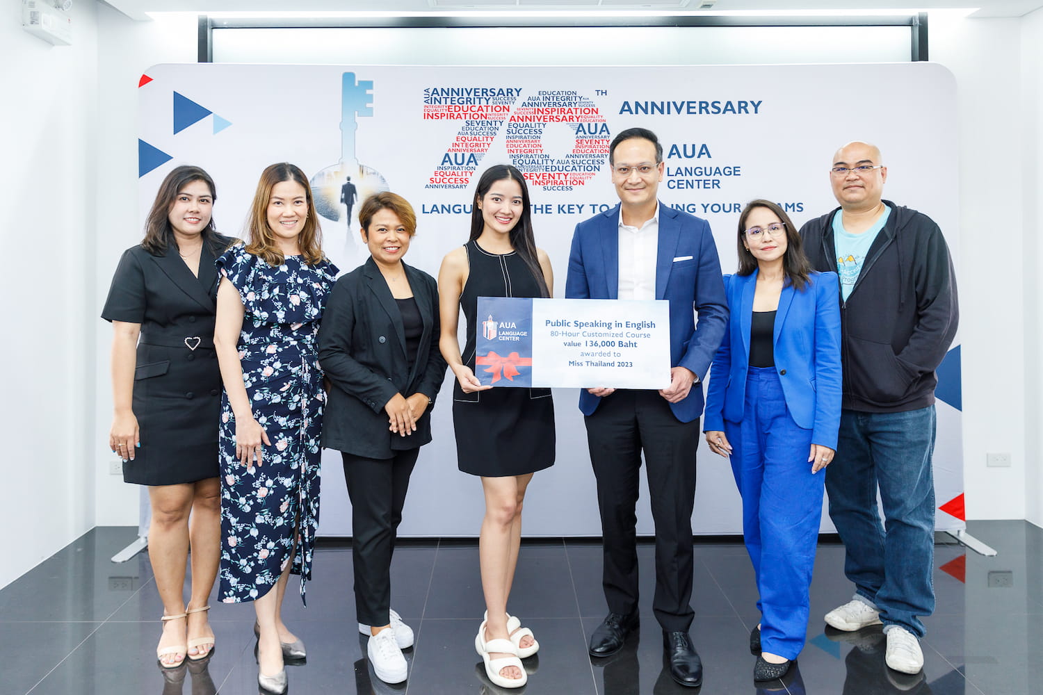ข่าวธุรกิจ, สังคม - AUA ร่วมสนับสนุน Miss Thailand 2023 มอบทุนเรียนภาษาอังกฤษหลักสูตร Public Speaking in English