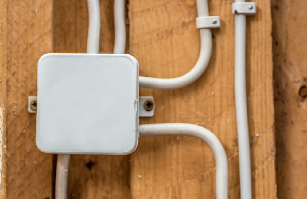 ข่าวสินค้า, บริการ - วิธีเลือกกล่องกันน้ำสำหรับอุปกรณ์ไฟฟ้า ให้คุ้มค่าและปลอดภัย