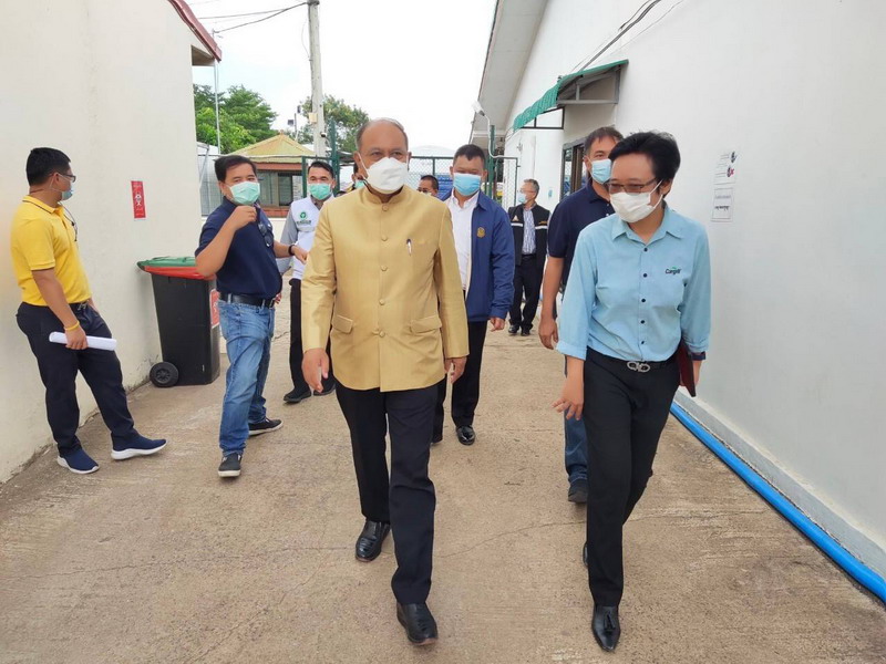 ข่าวราชการ, รัฐวิสาหกิจ - ท่านกอบชัย บุญอรณะ ผู้ว่าราชการจังหวัดนครราชสีมา เยี่ยมชมโรงงานแปรรูปไก่ คาร์กิลล์มีทส์