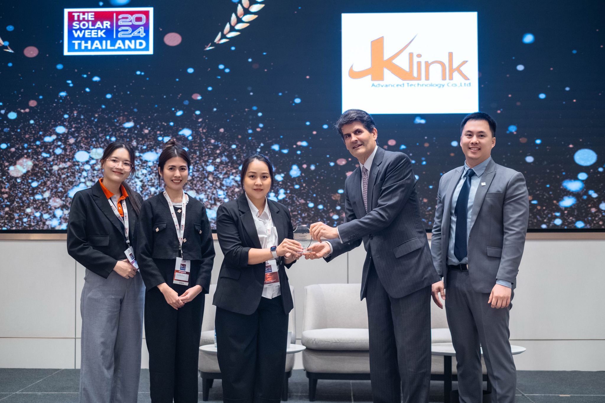ข่าวสินค้า, บริการ - Solis คว้ารางวัล “Solar Company of the Year: Inverter” ในงาน The Solar Week: Thailand 2024 ยกระดับความเป็นผู้นำในอุตสาหกรรมพลังงานแสงอาทิตย์