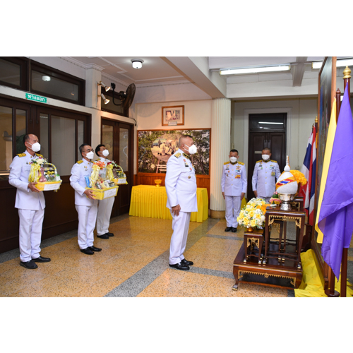 ข่าวประชาสัมพันธ์ - PR News พระบาทสมเด็จพระเจ้าอยู่หัว ทรงพระกรุณาโปรดเกล้าโปรดกระหม่อมให้ผู้แทนพระองค์เชิญของขวัญปีใหม่พระราชทาน มอบให้กับองค์การอุตสาหกรรมป่าไม้