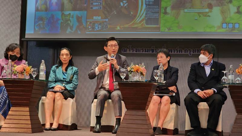 ข่าวการศึกษา - SPU ร่วมเวทีอภิปรายและออกบูธแสดงผลงานบัณฑิตพันธุ์ใหม่ การประชุมสัมมนาวิชาการ เพื่อสร้างและพัฒนากำลังคนที่มีทักษะและสมรรถนะสูง ของ สป.อว.