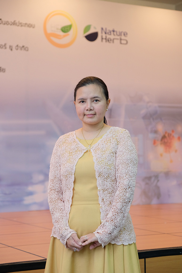 ข่าวสุขภาพ - อาจารย์จุฬาฯ เผยผลงานวิจัยจากสมุนไพรสูตรตำรับที่มี ?เห็ดกระถินพิมาน ข้าวเย็นเหนือ ข้าวเย็นใต้?